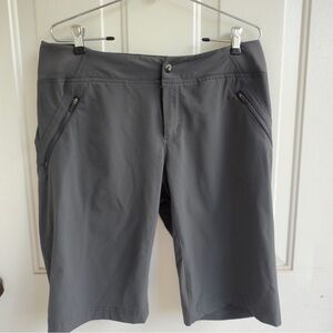 Columbia Omni-Shade Shorts‎ – Women’s Size 12 / 44 (Gray)